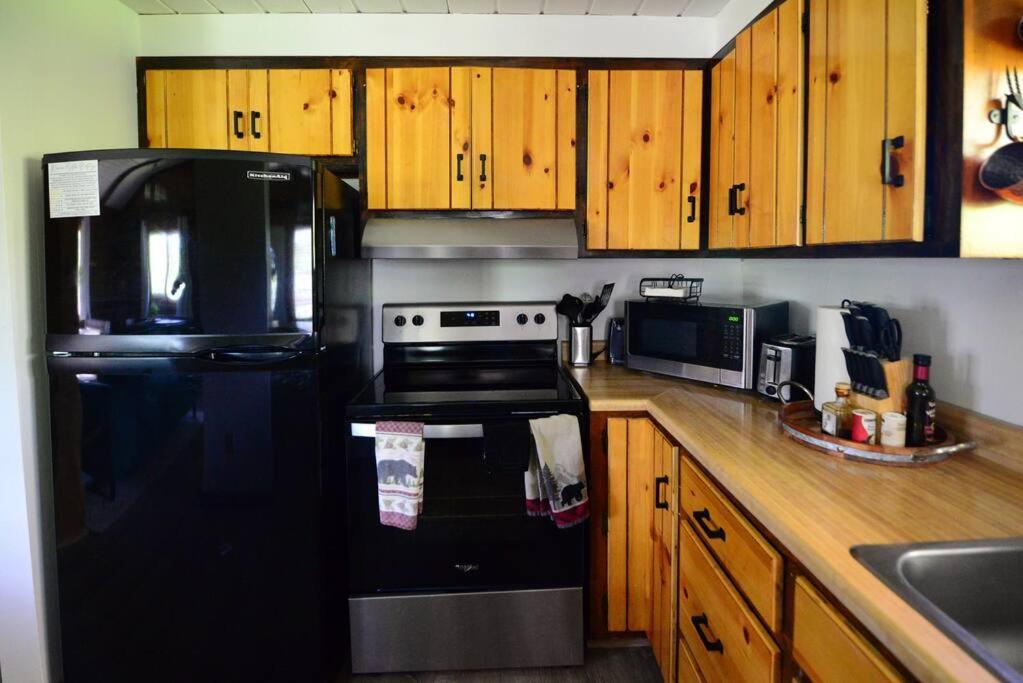 Cozy Cabin With Hottub At Cloverdale Cabins Hinckley Exterior foto
