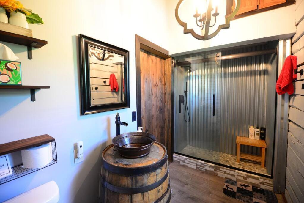 Cozy Cabin With Hottub At Cloverdale Cabins Hinckley Exterior foto