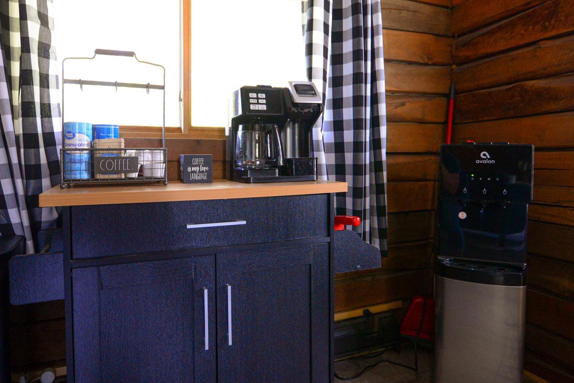 Cozy Cabin With Hottub At Cloverdale Cabins Hinckley Exterior foto